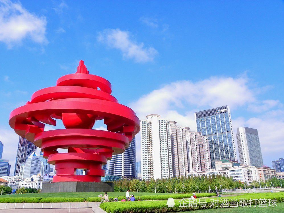 巴萨的想法是将埃里克-加西亚出售给出价最高的俱乐部，尽管这名球员希望在巴萨取得成功，但他很可能在明夏彻底离开。